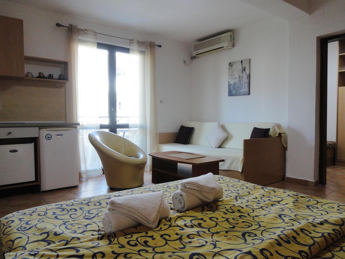 Apartments Mare Budva Zimmer foto