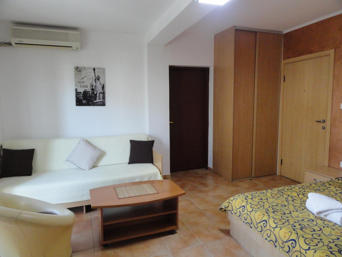 Apartments Mare Budva Zimmer foto