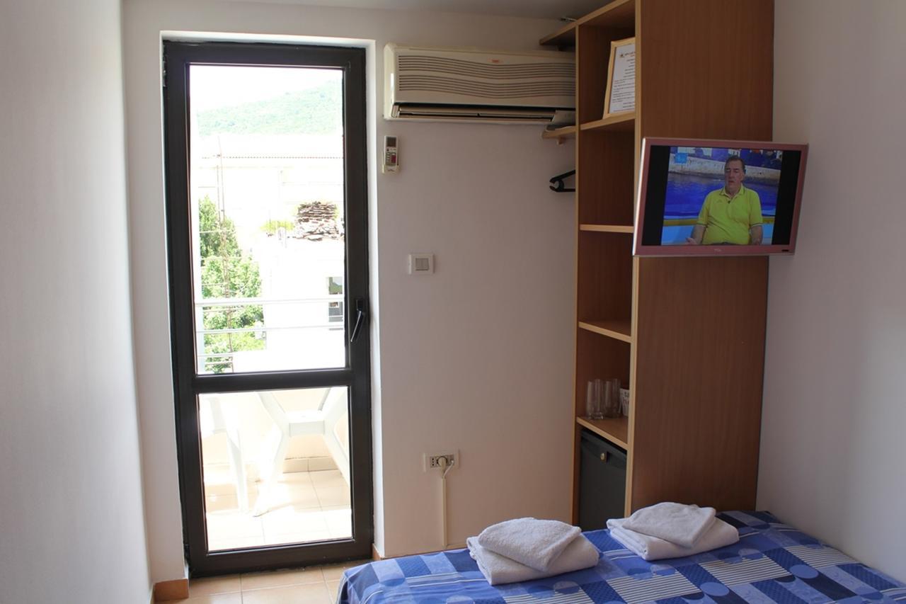 Apartments Mare Budva Zimmer foto