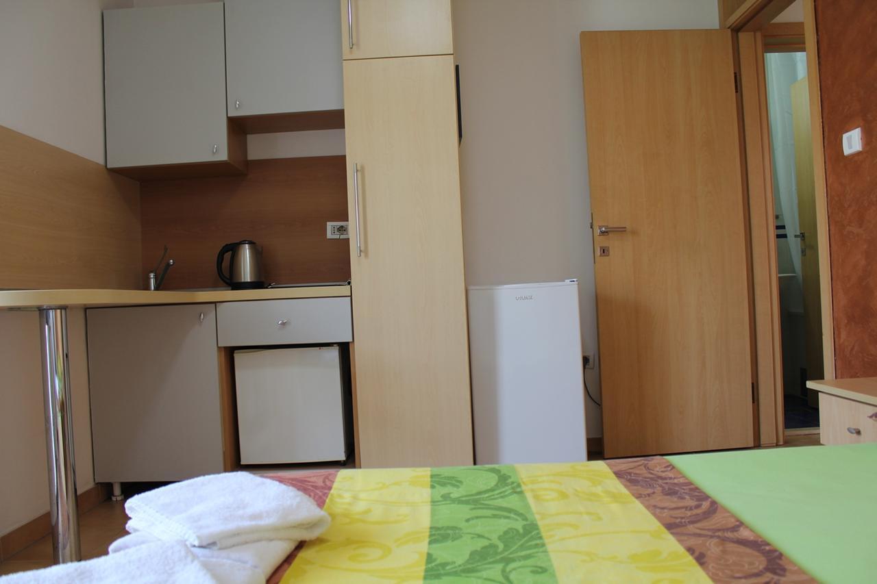 Apartments Mare Budva Zimmer foto