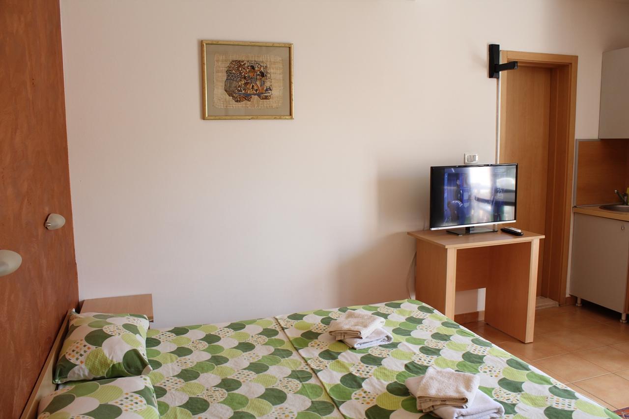 Apartments Mare Budva Zimmer foto